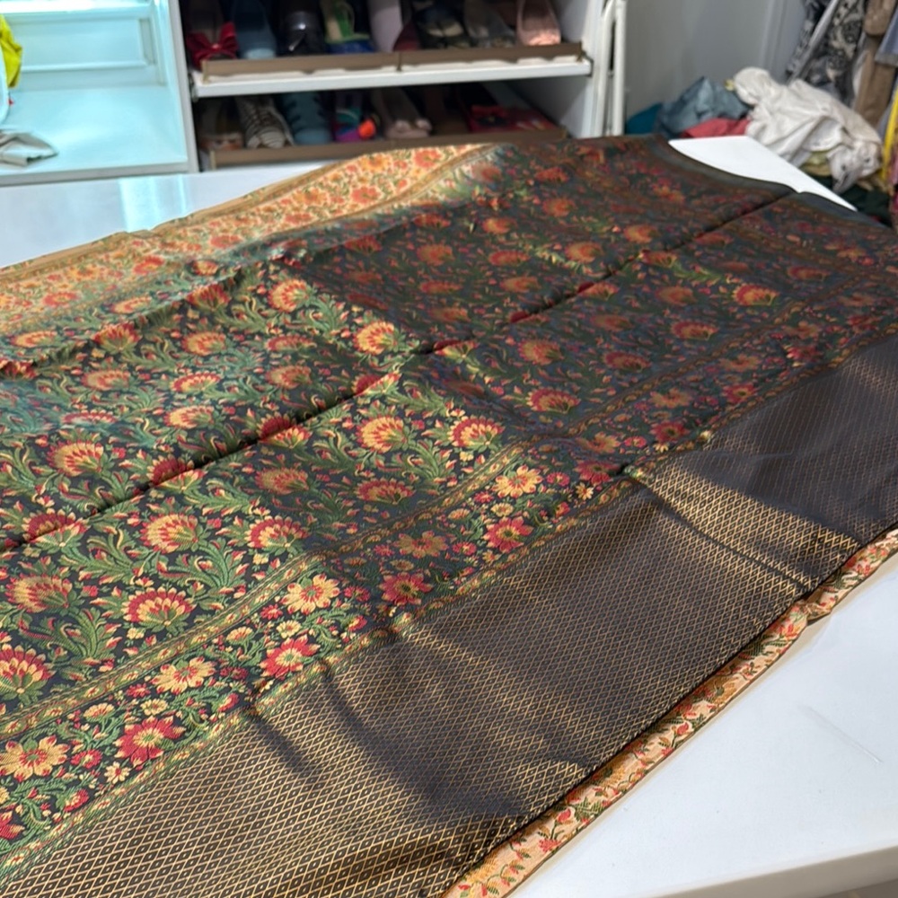 Floral Patterned saree